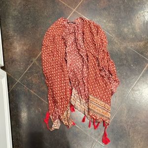 Maroon patterned shawl